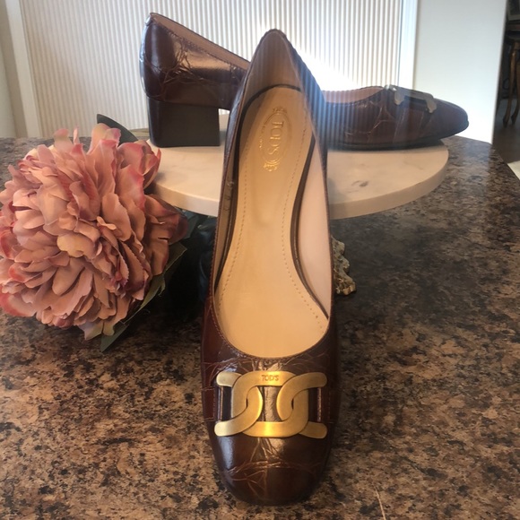 Tods Embossed Alligator Block Heel Kate Pumps - Picture 6 of 16